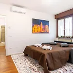 Picasso Residency Near Parma's Finest Gems Apartment *